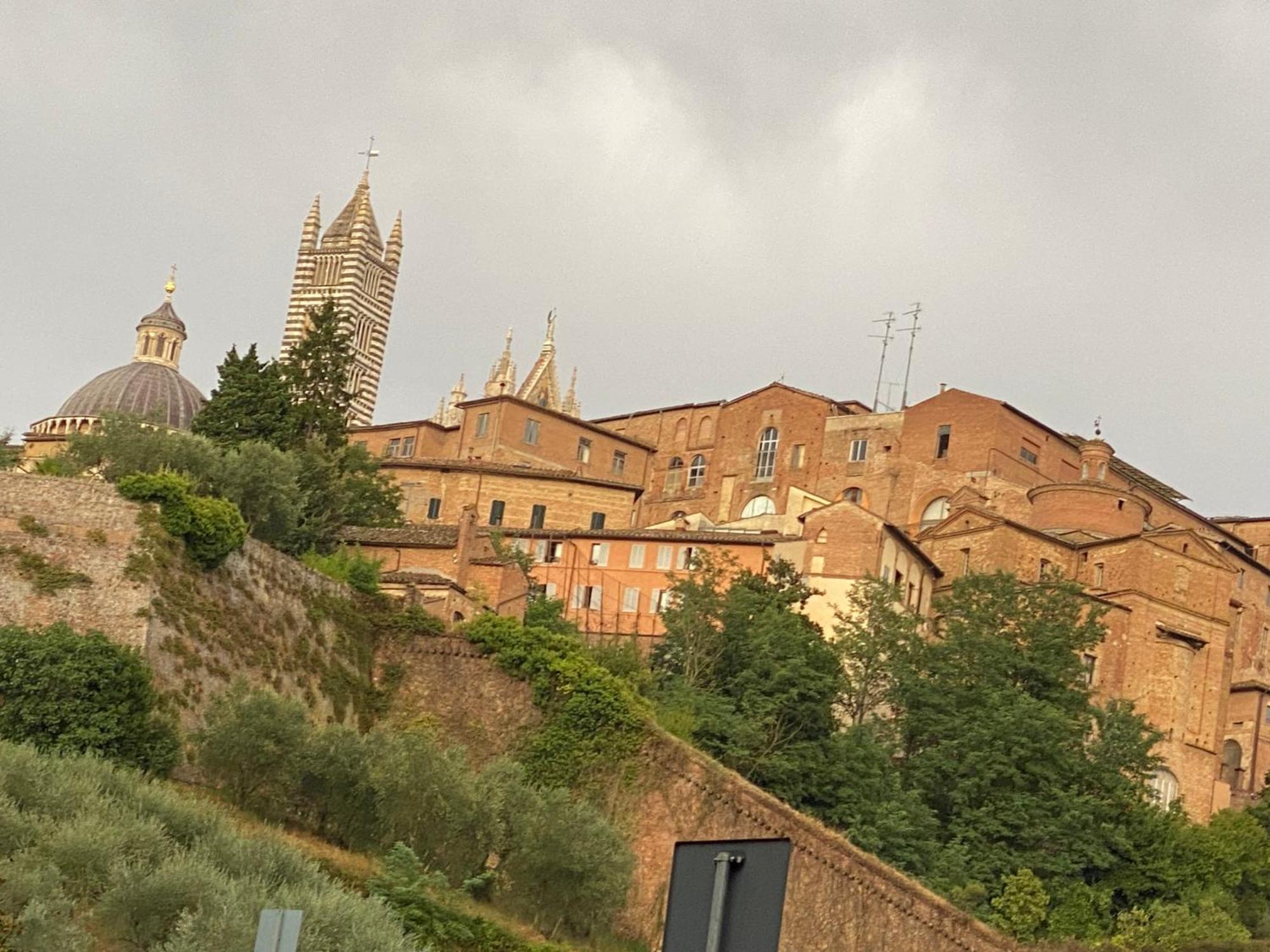 Loft Vicolo Di Vallepiatta 2 Min Piazza Del Campo Con Parcheggio Σιένα Εξωτερικό φωτογραφία