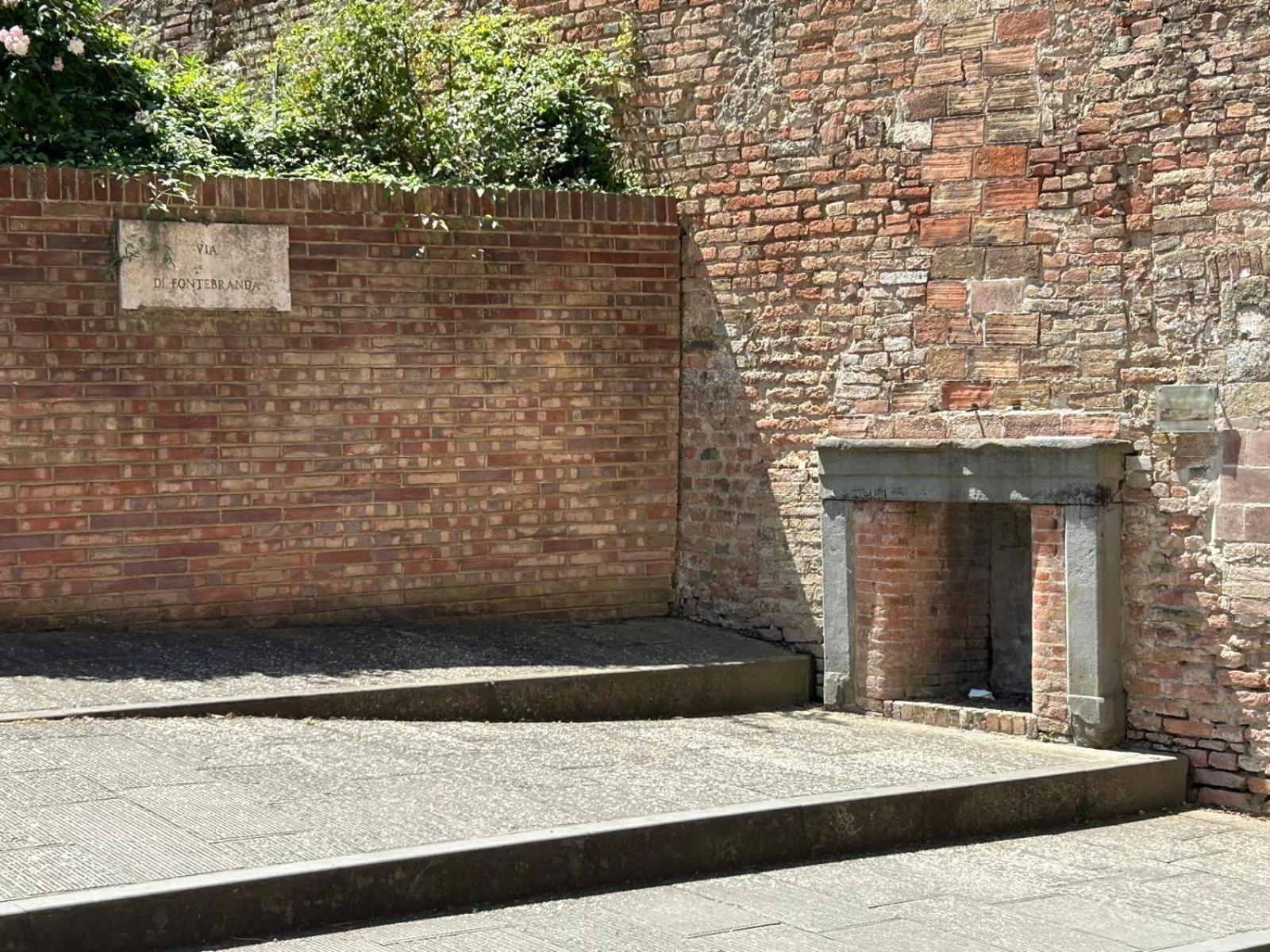 Loft Vicolo Di Vallepiatta 2 Min Piazza Del Campo Con Parcheggio Σιένα Εξωτερικό φωτογραφία